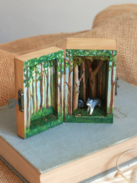 Wolf forest shadow box - Wolf family in a hand-painted open-able wooden box