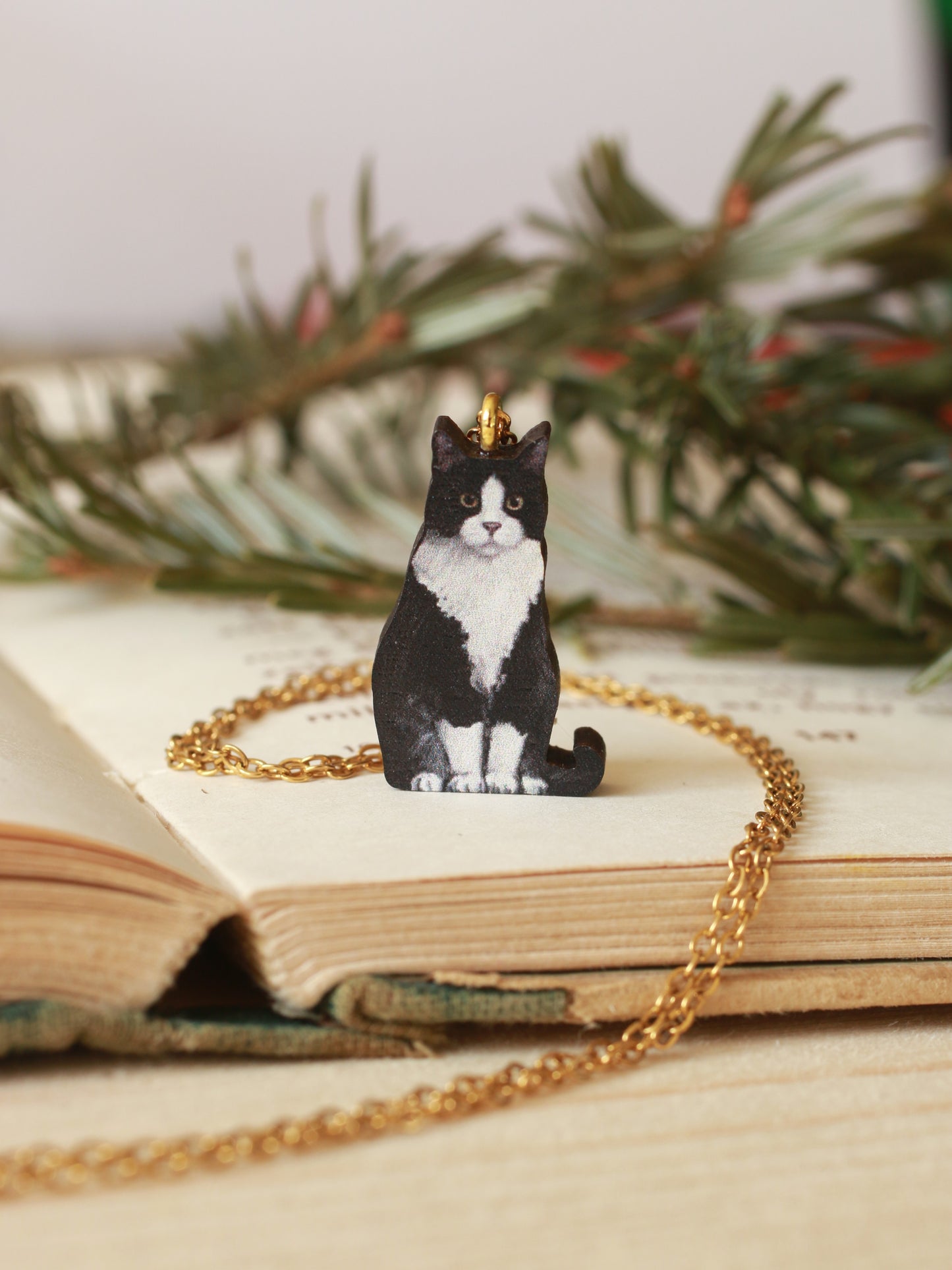Tuxedo cat necklace