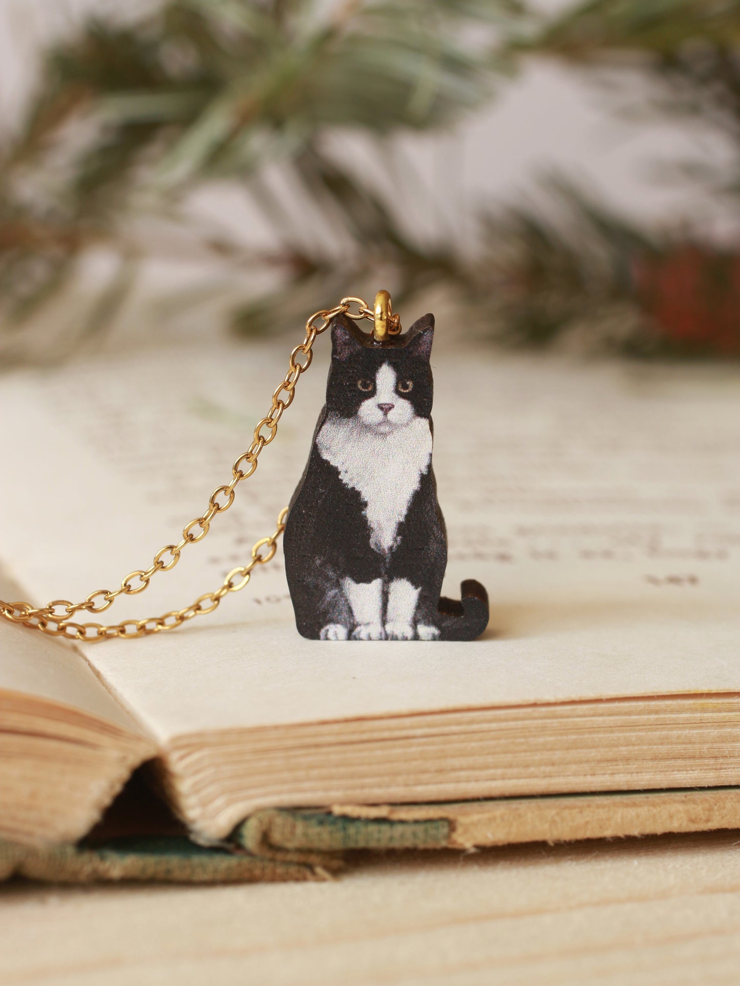 Tuxedo cat necklace