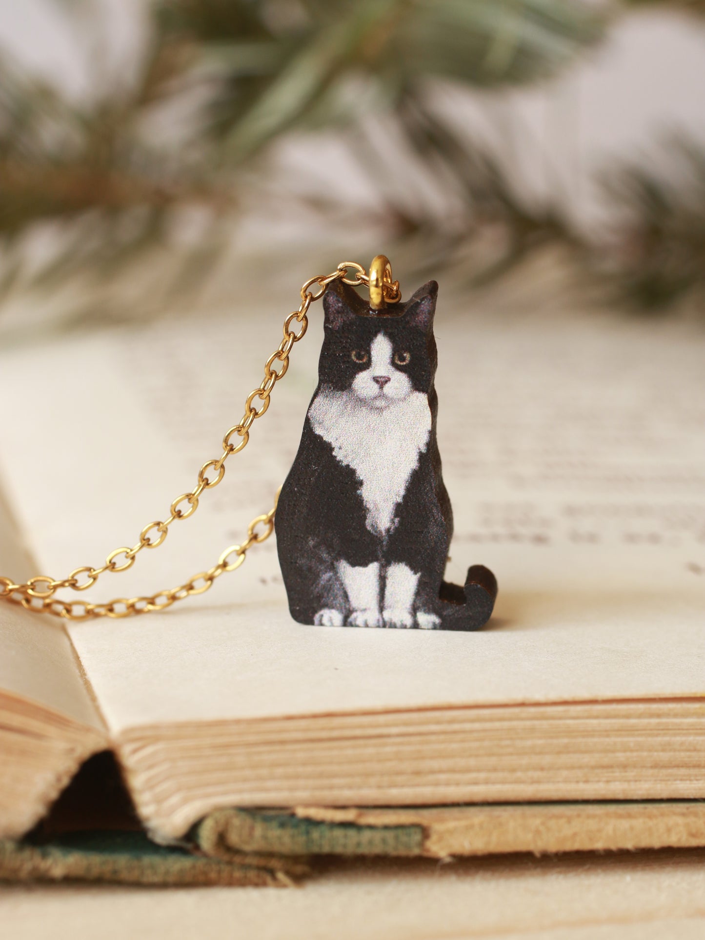 Tuxedo cat necklace