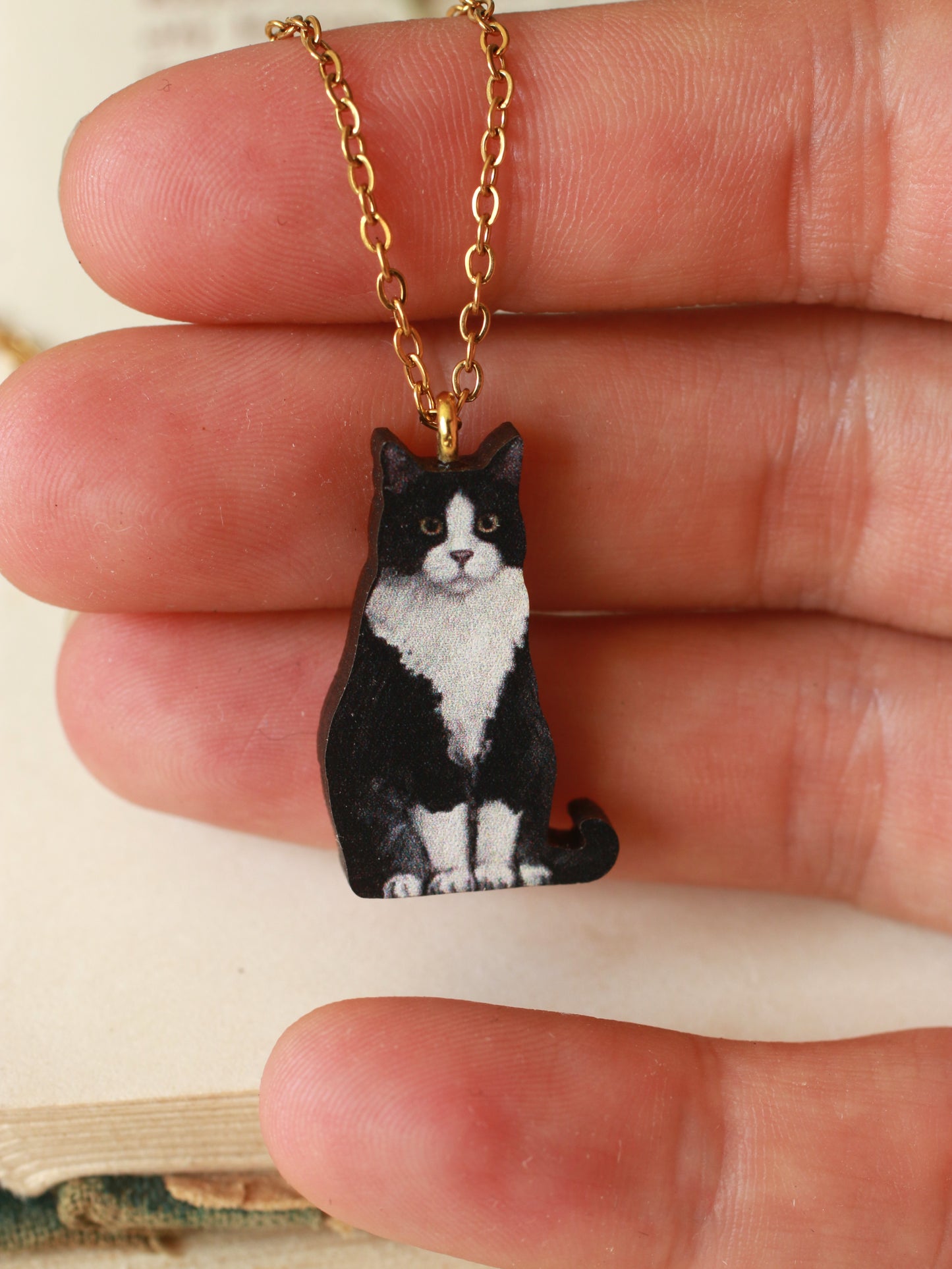 Tuxedo cat necklace