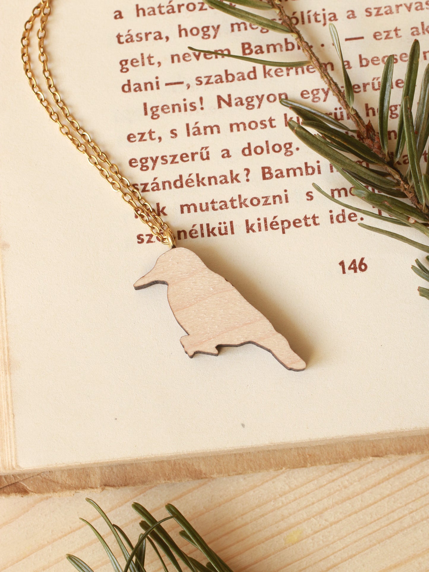 Green woodpecker necklace