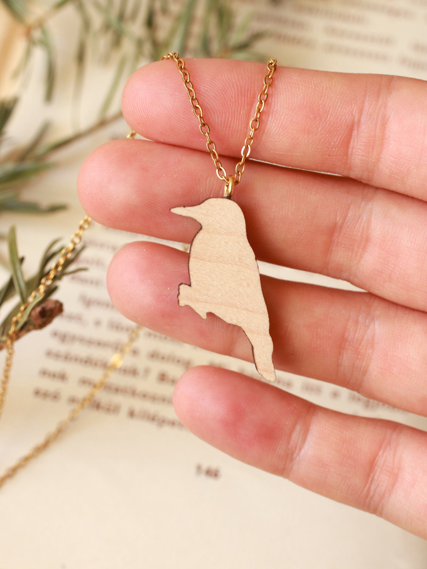 Green woodpecker necklace