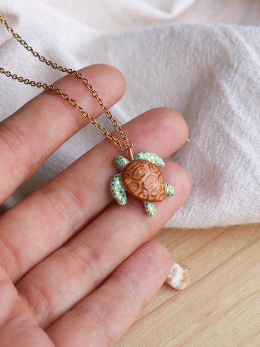 Green sea turtle necklace