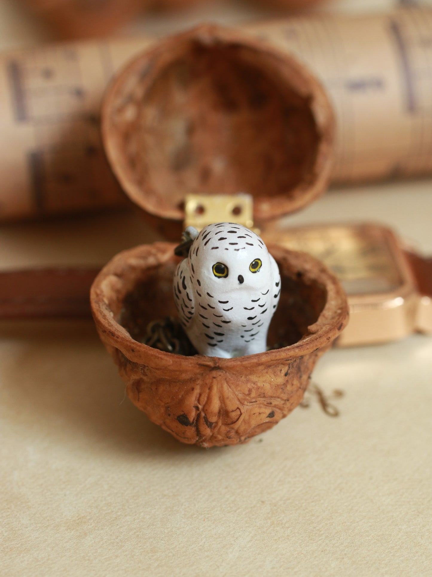Snowy owl necklace in a nutshell box