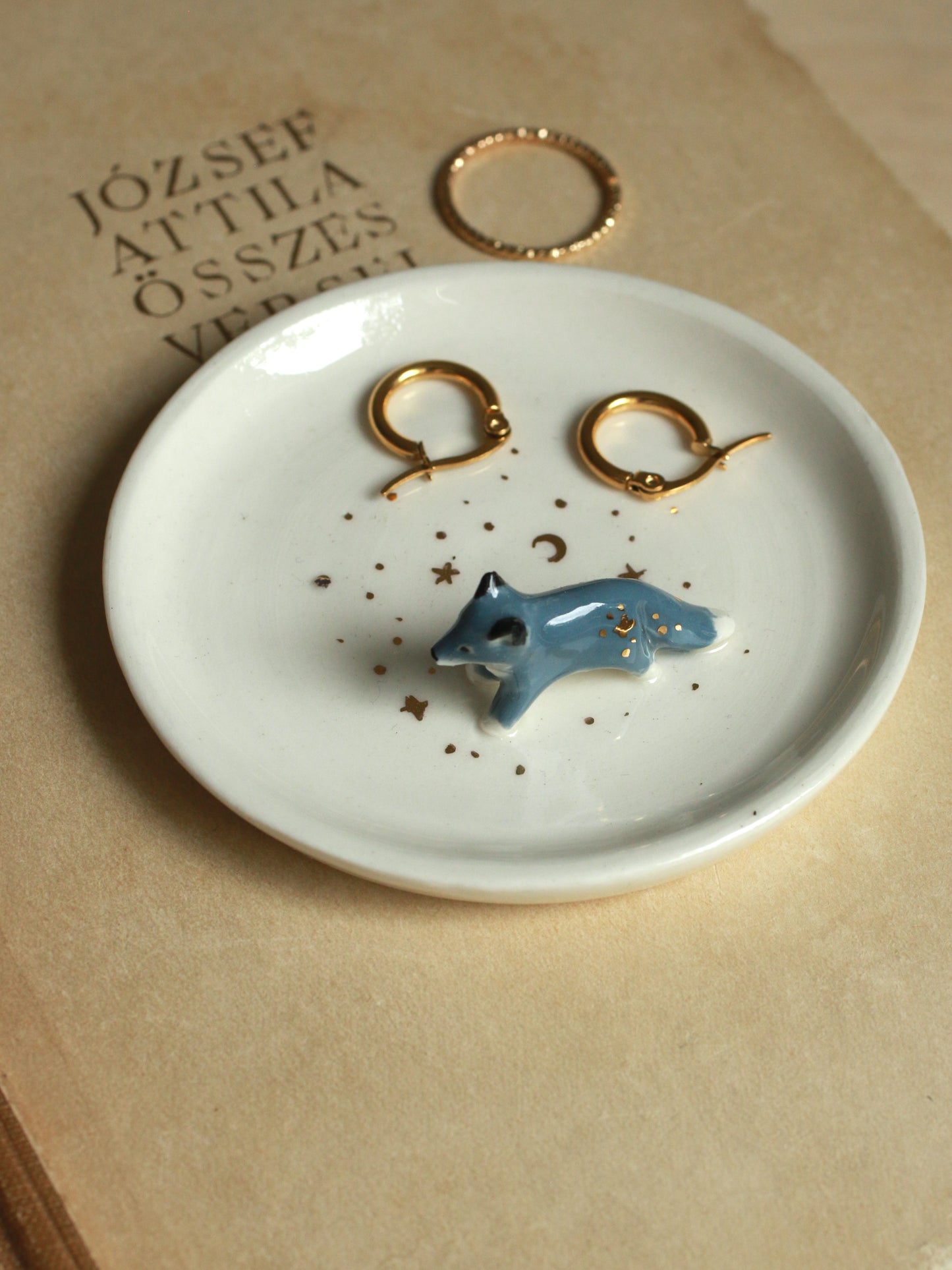 Wolf Ring Dish - Porcelain jewelry dish