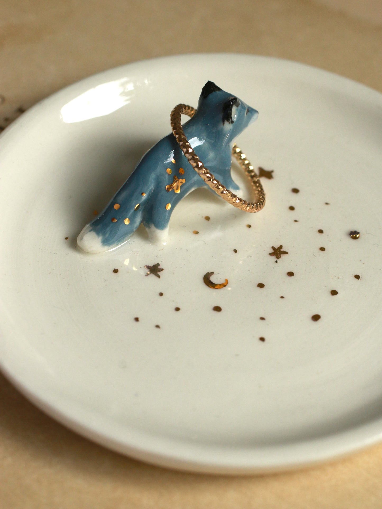 Wolf Ring Dish - Porcelain jewelry dish
