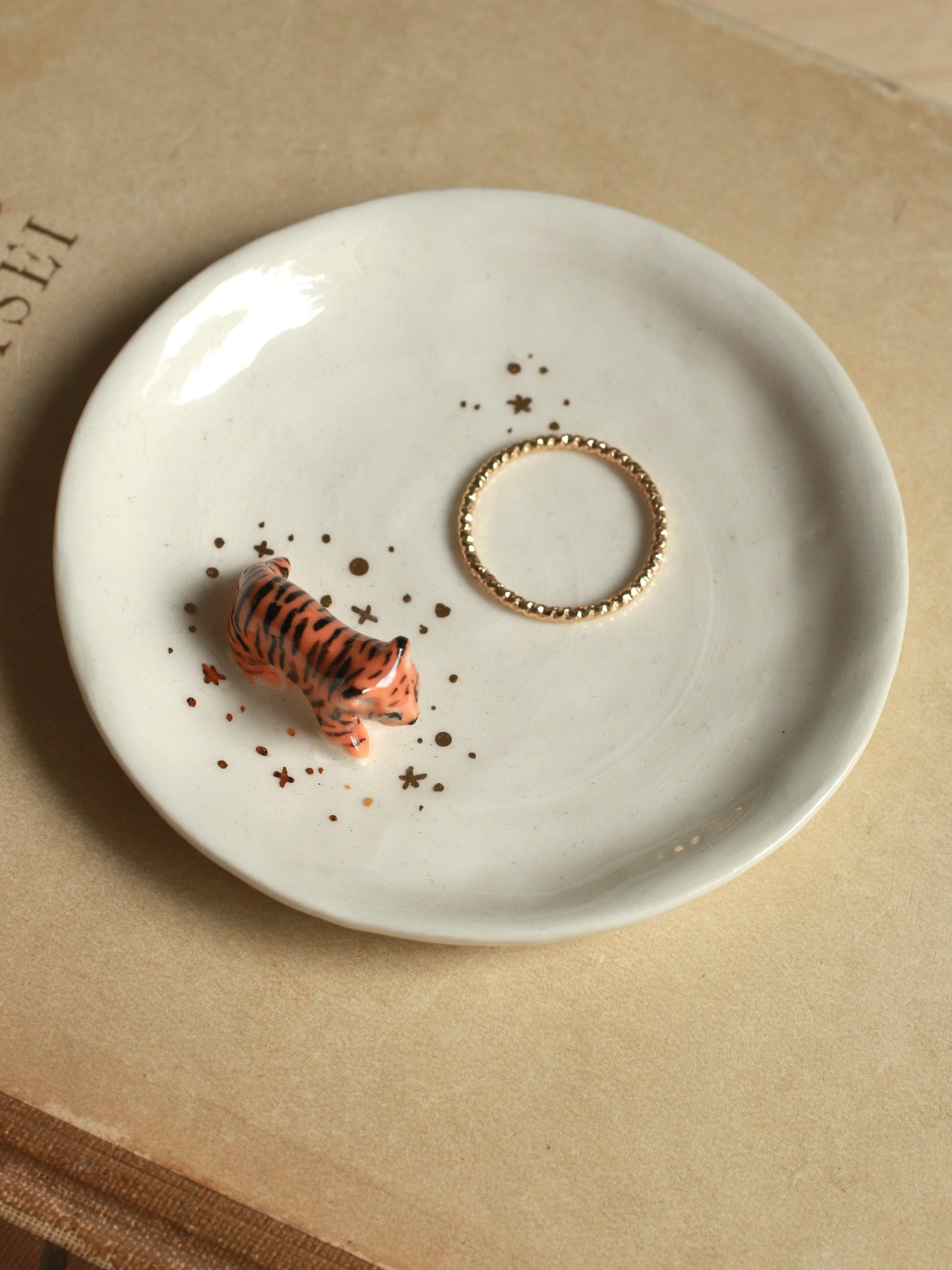 Tiger Ring Dish - Porcelain jewelry dish