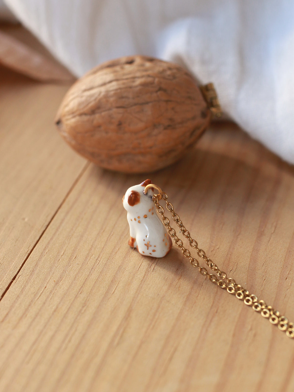 Cat necklace - walnut box