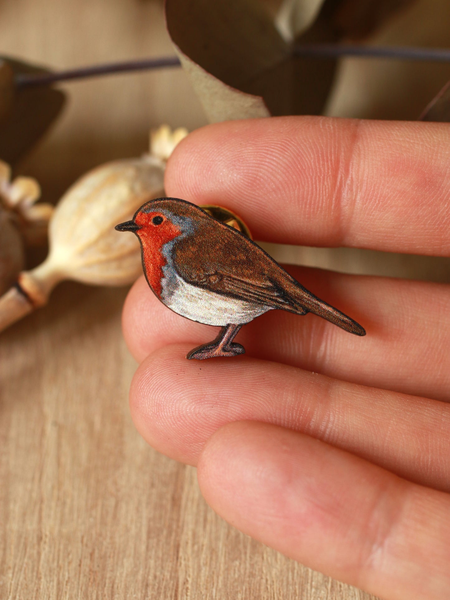Robin pin - wooden bird brooch