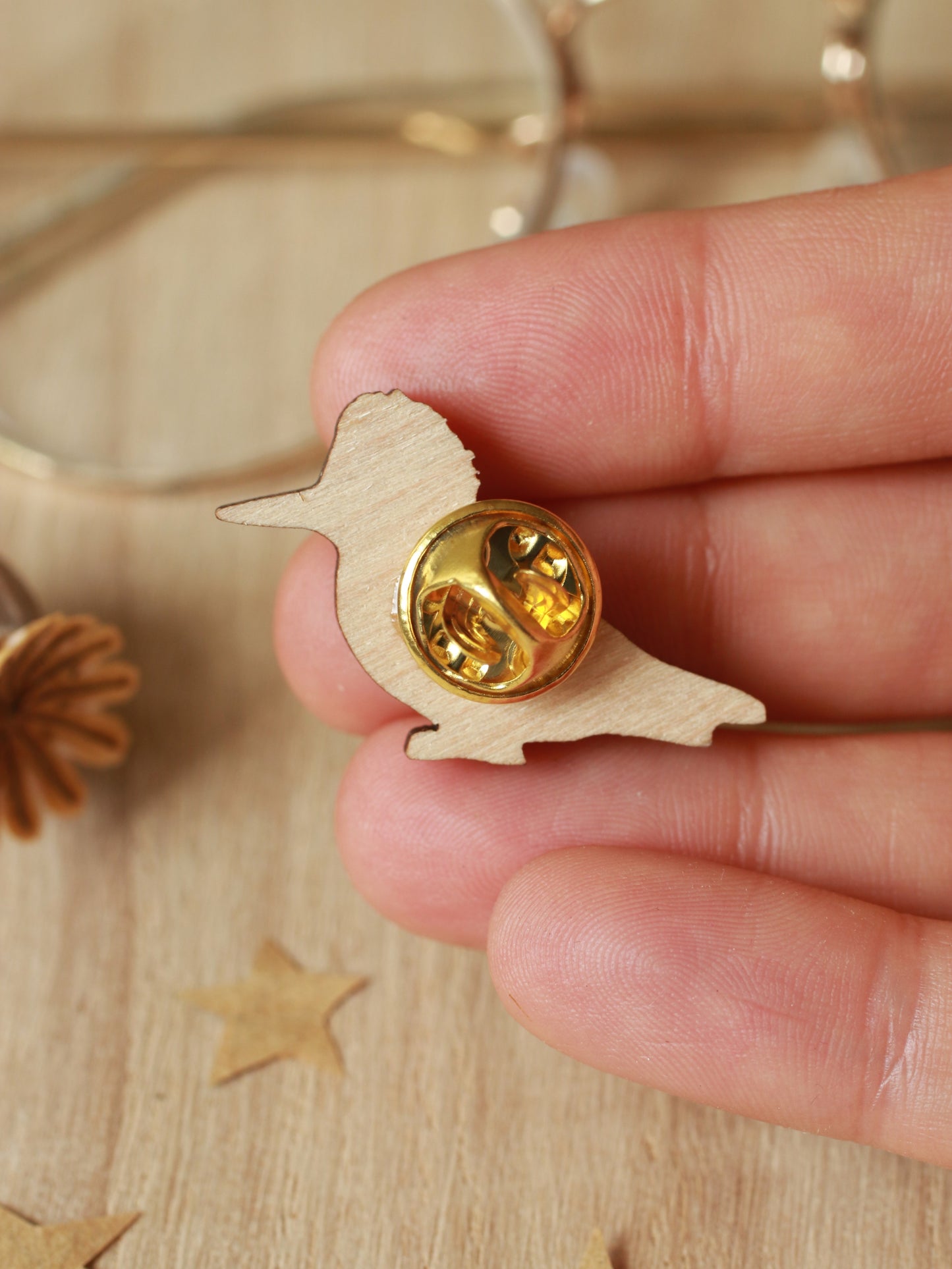 Belted kingfisher pin