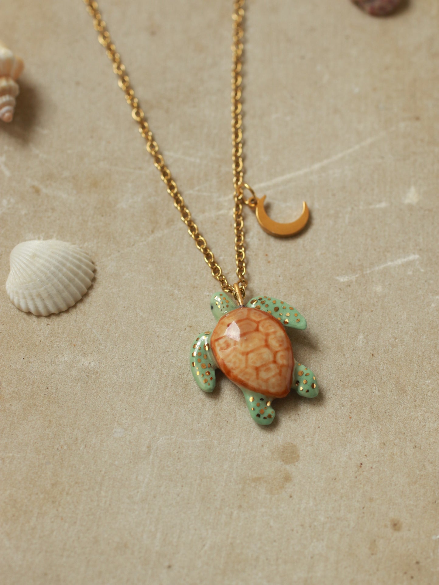 Green sea turtle necklace