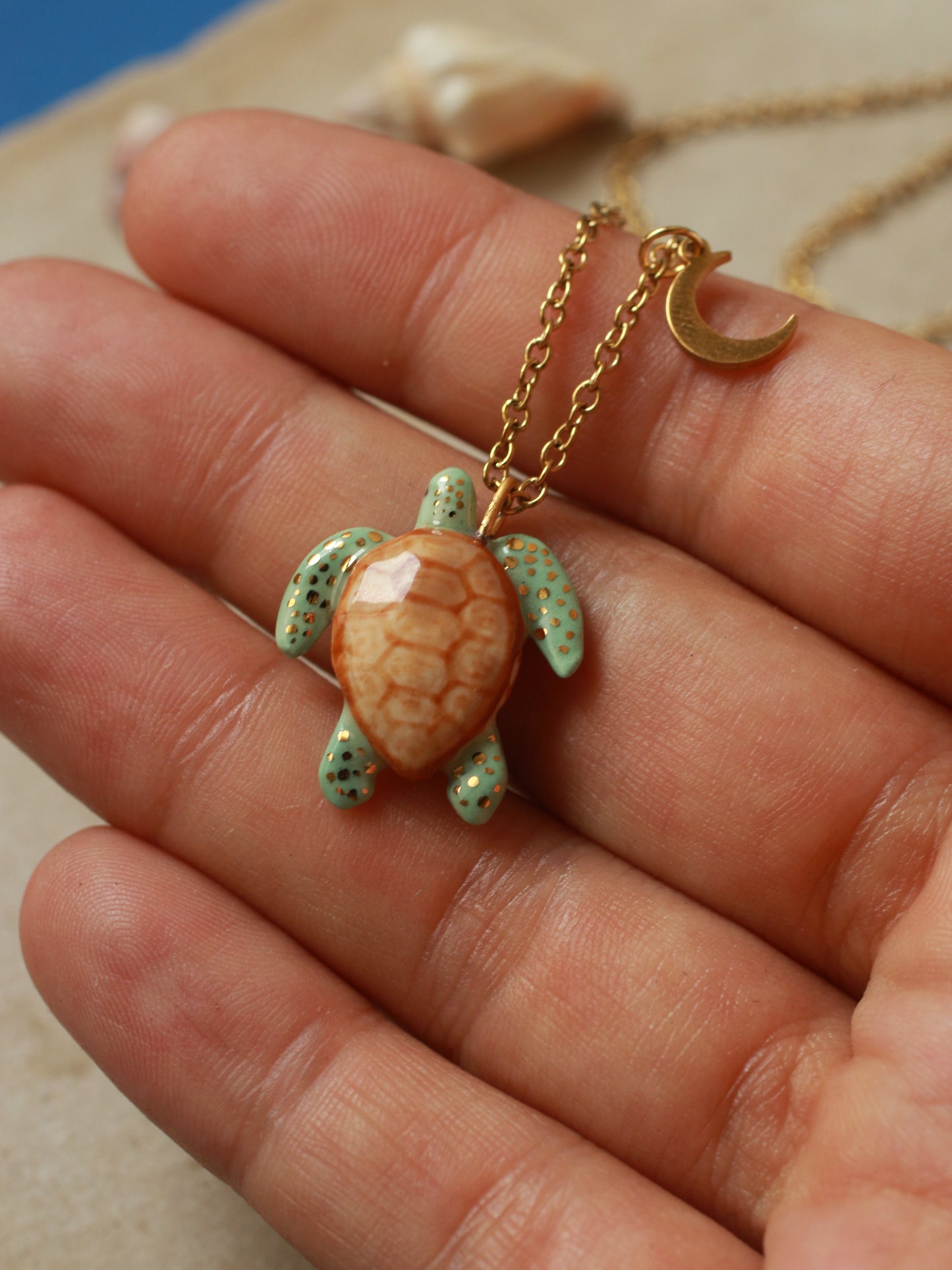 Green sea turtle necklace