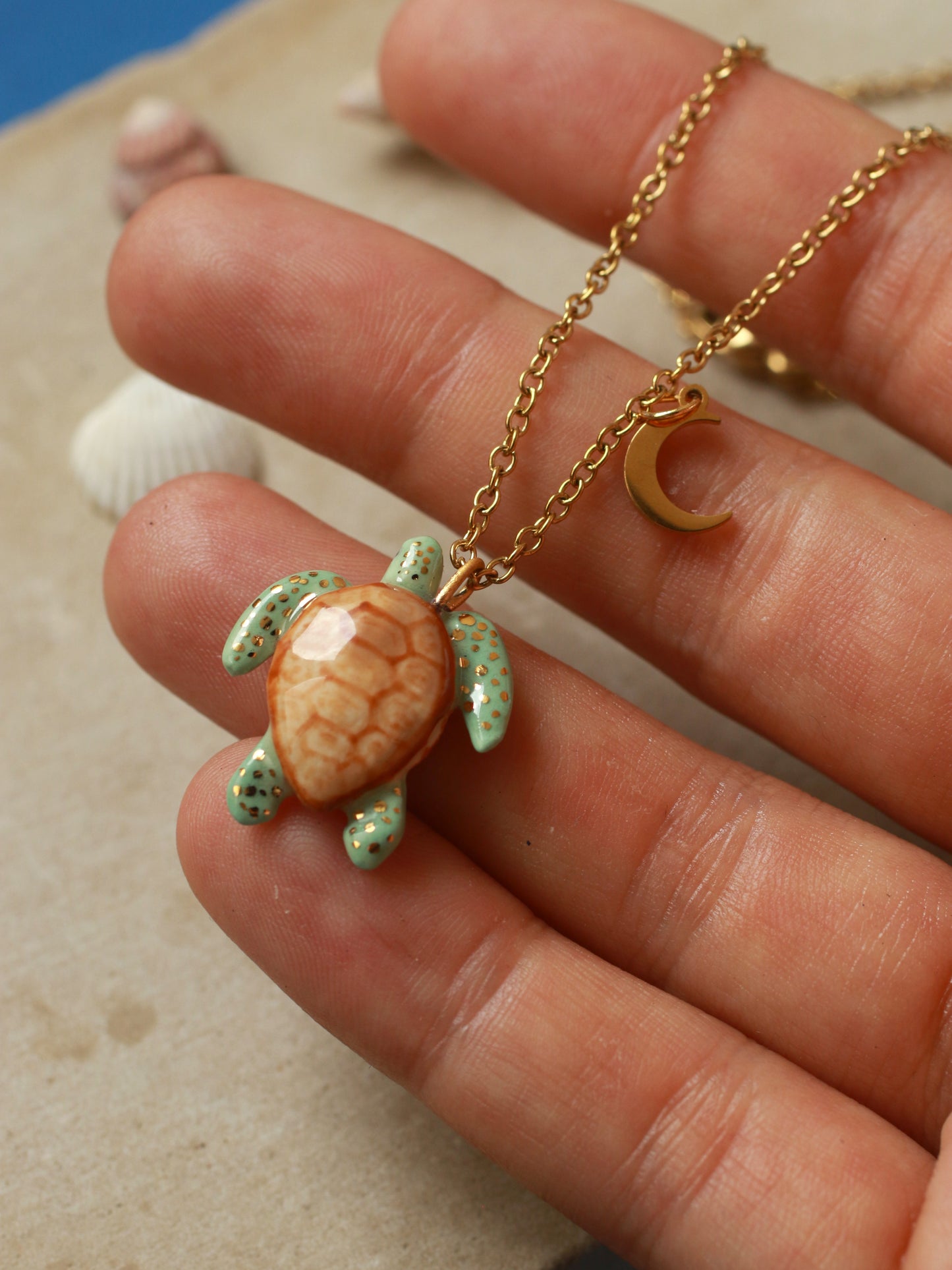 Green sea turtle necklace