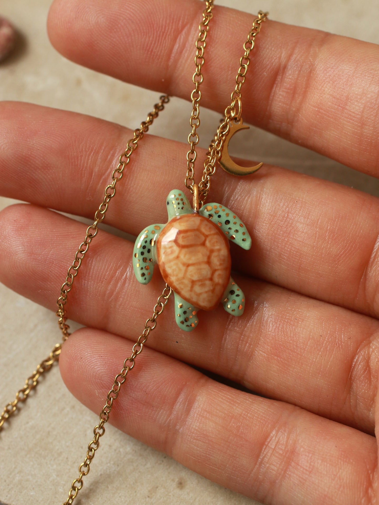 Green sea turtle necklace