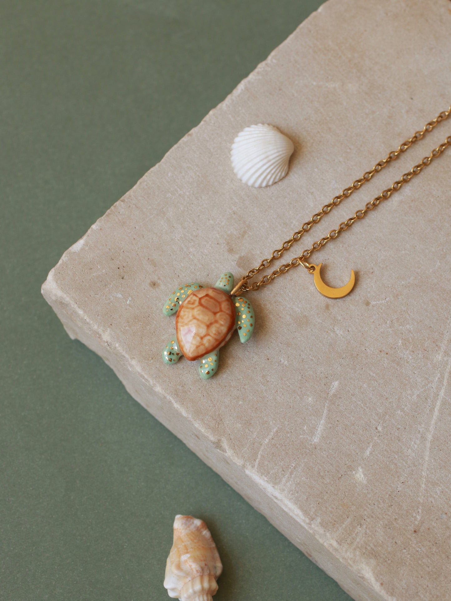 Green sea turtle necklace