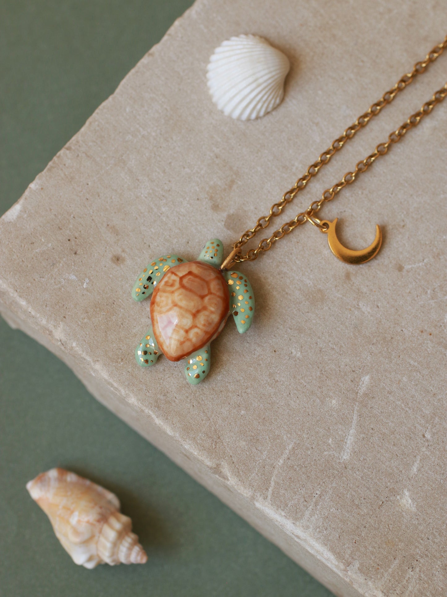 Green sea turtle necklace
