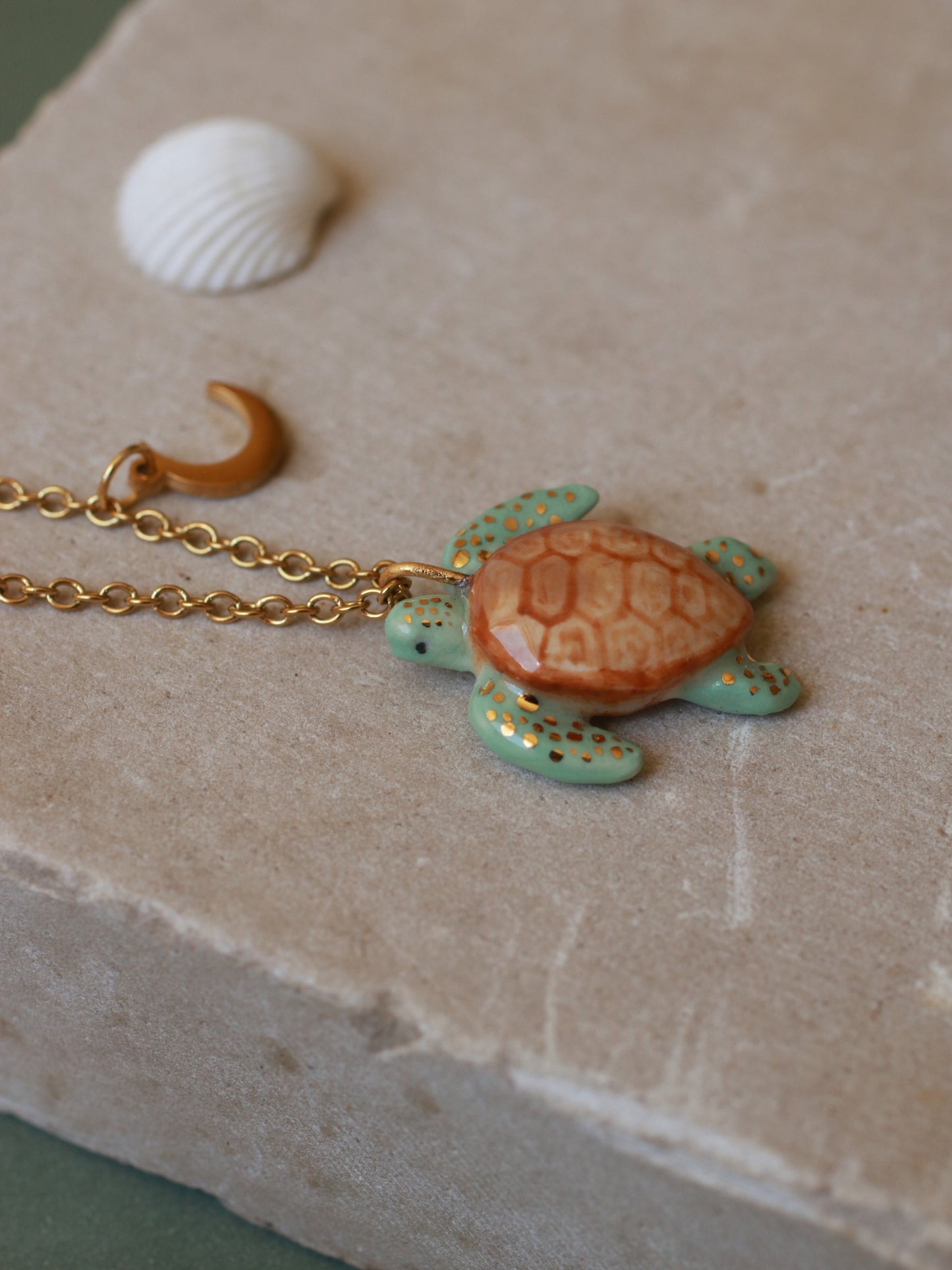 Green sea turtle necklace