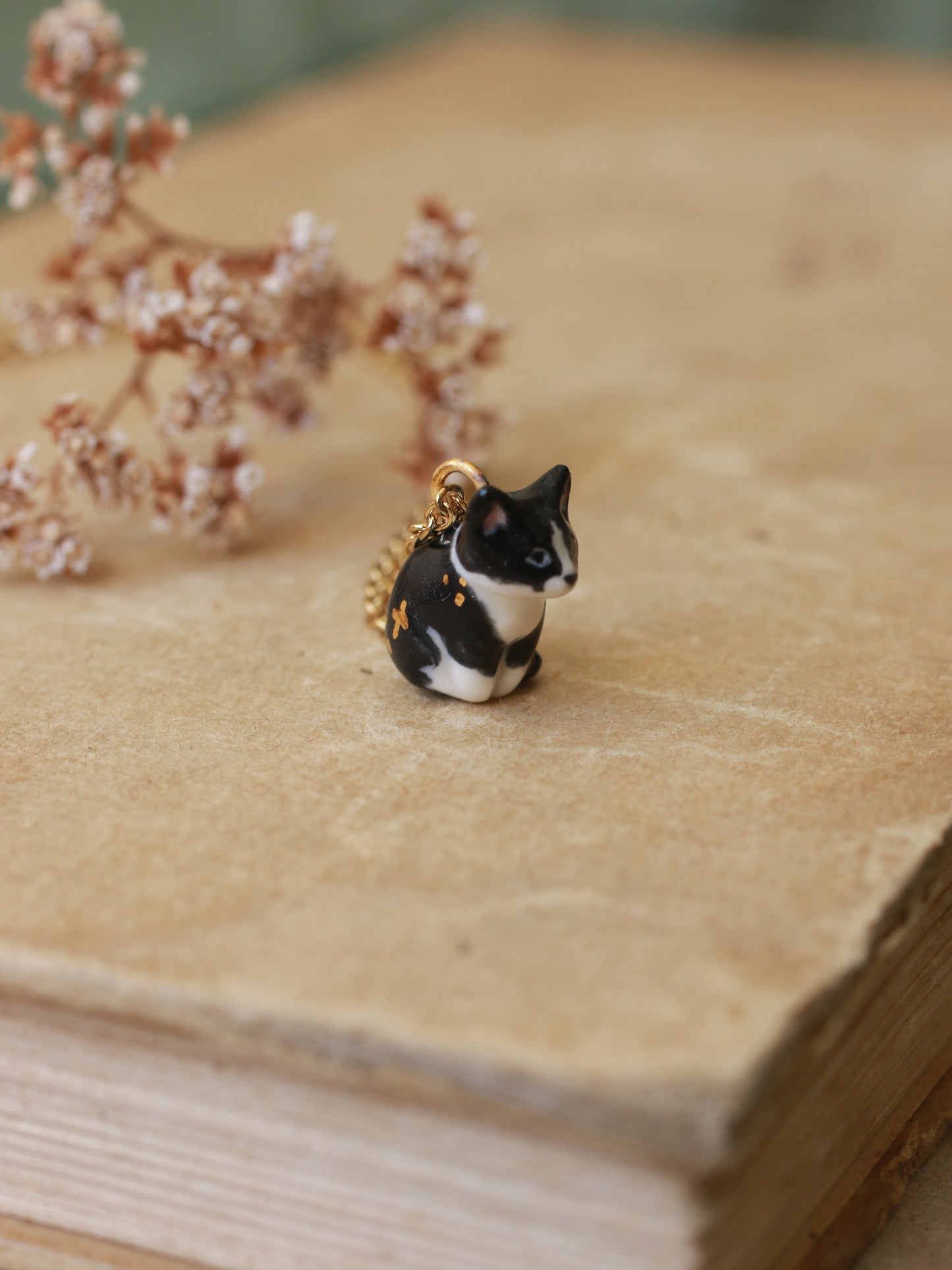 Tuxedo cat necklace