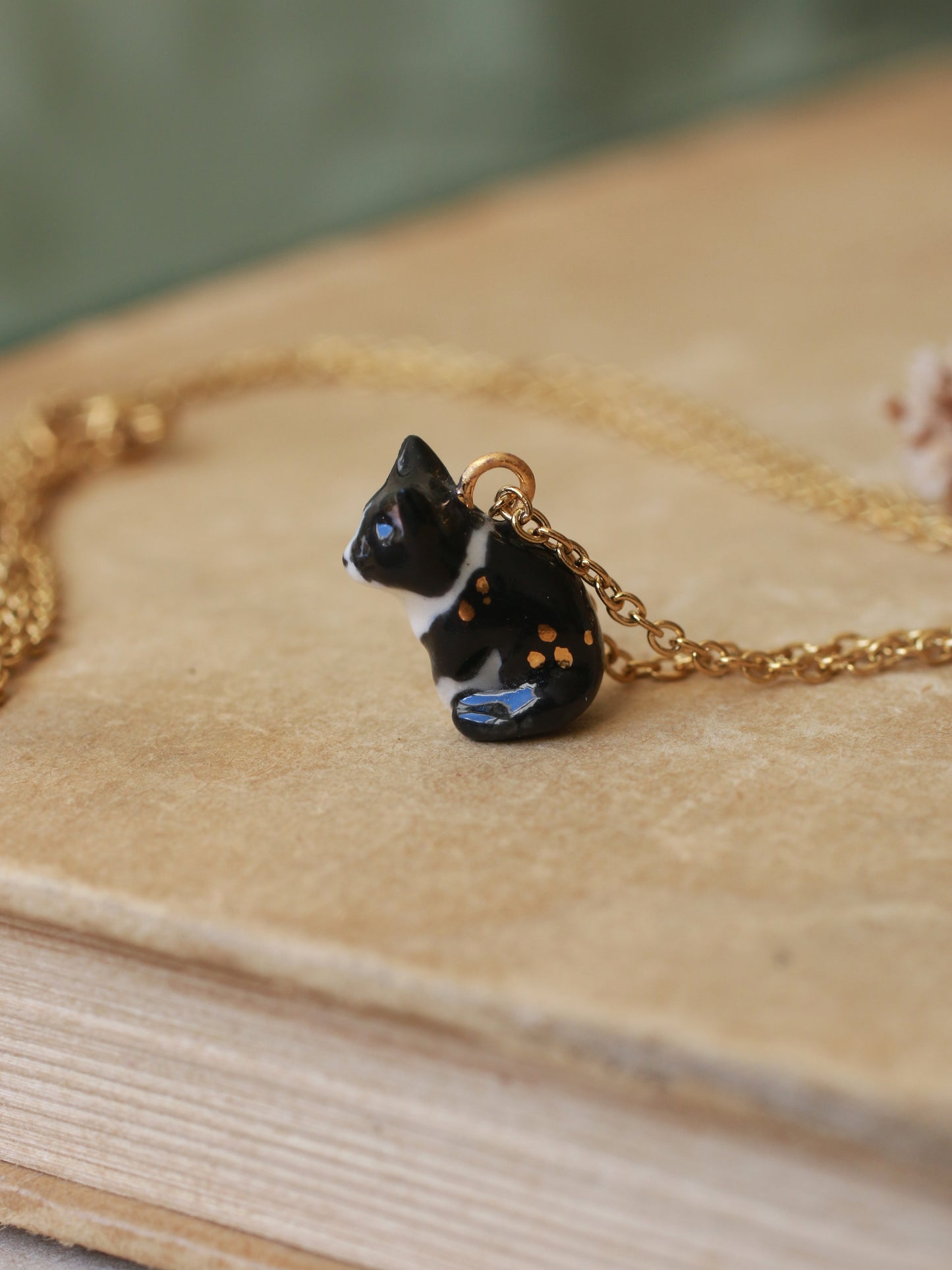 Tuxedo cat necklace