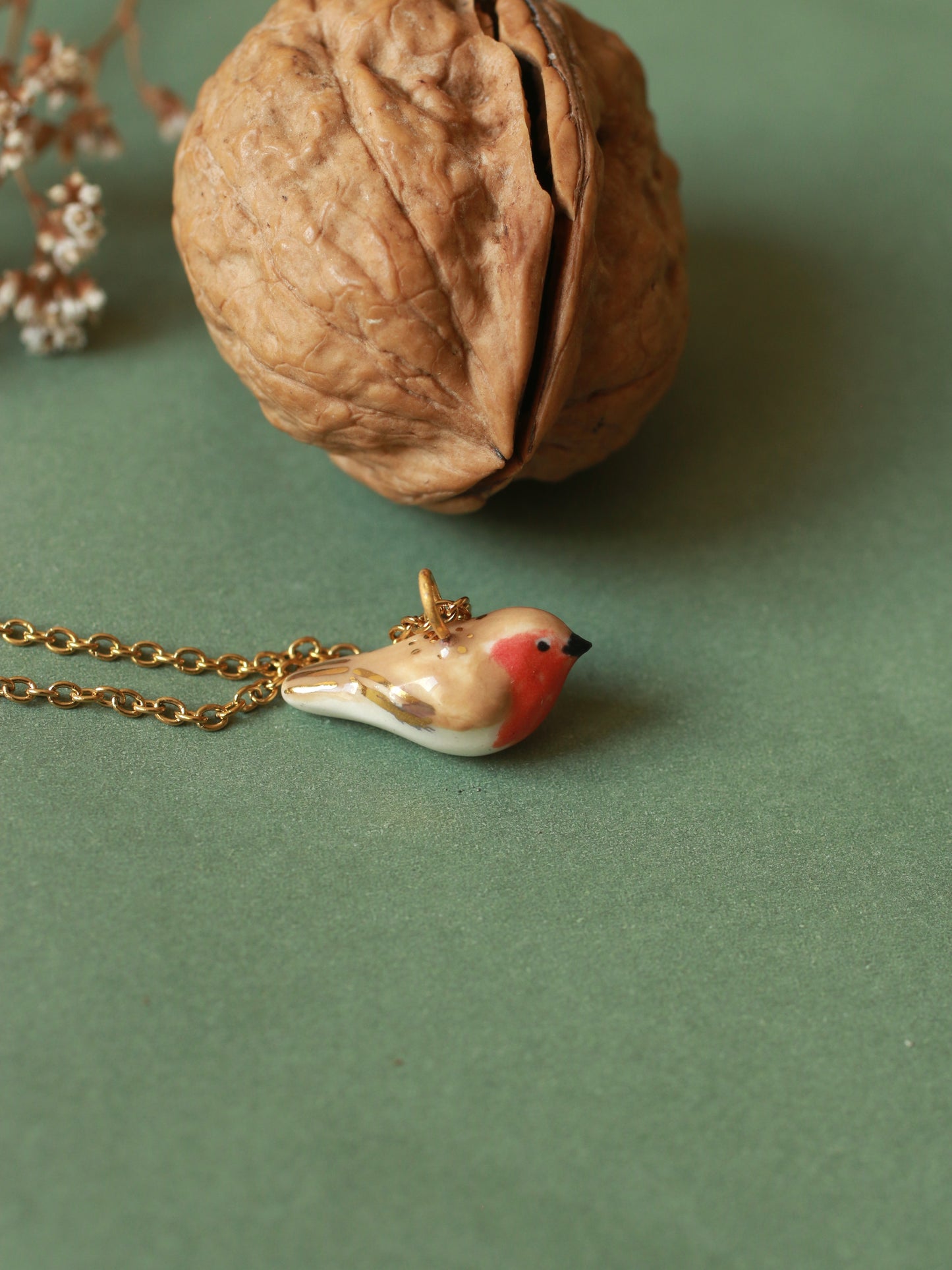 Robin necklace in a walnut box
