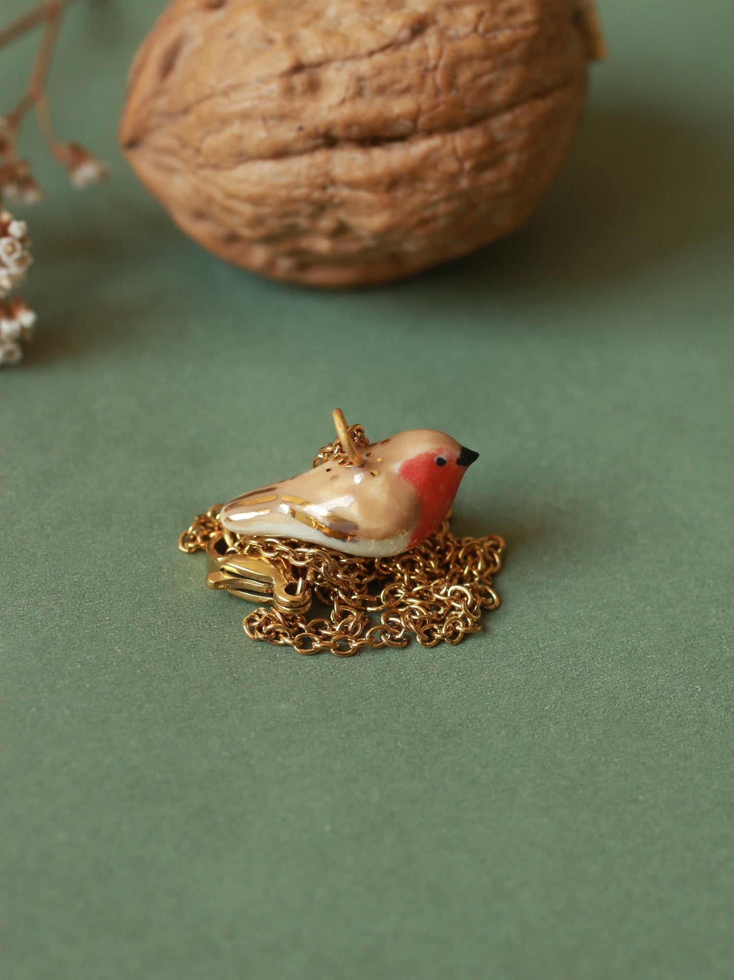 Robin necklace in a walnut box
