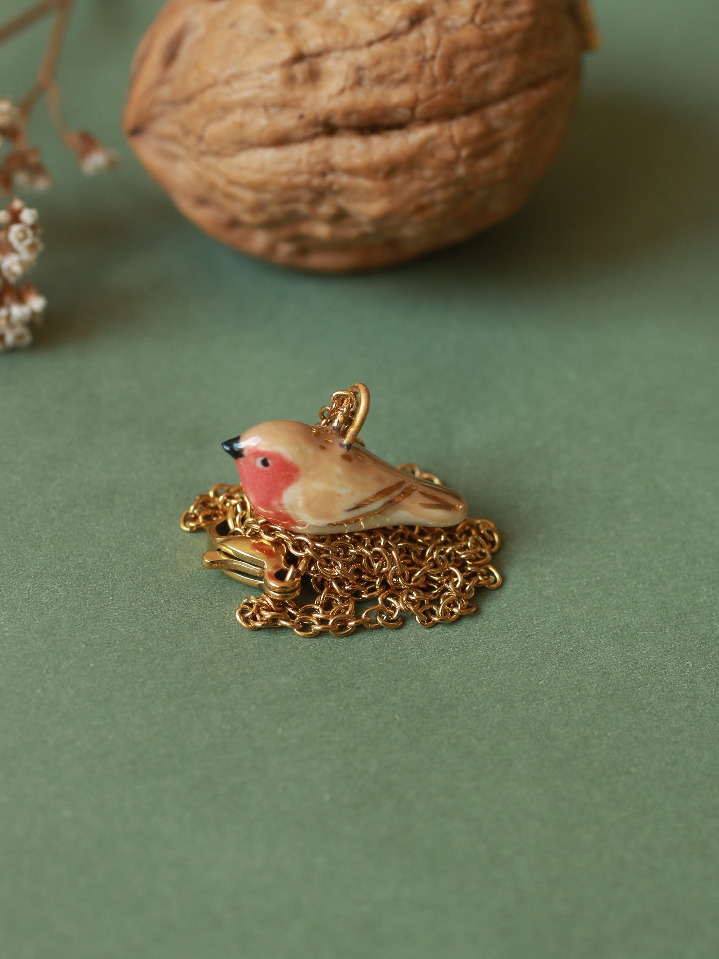 Robin necklace in a walnut box