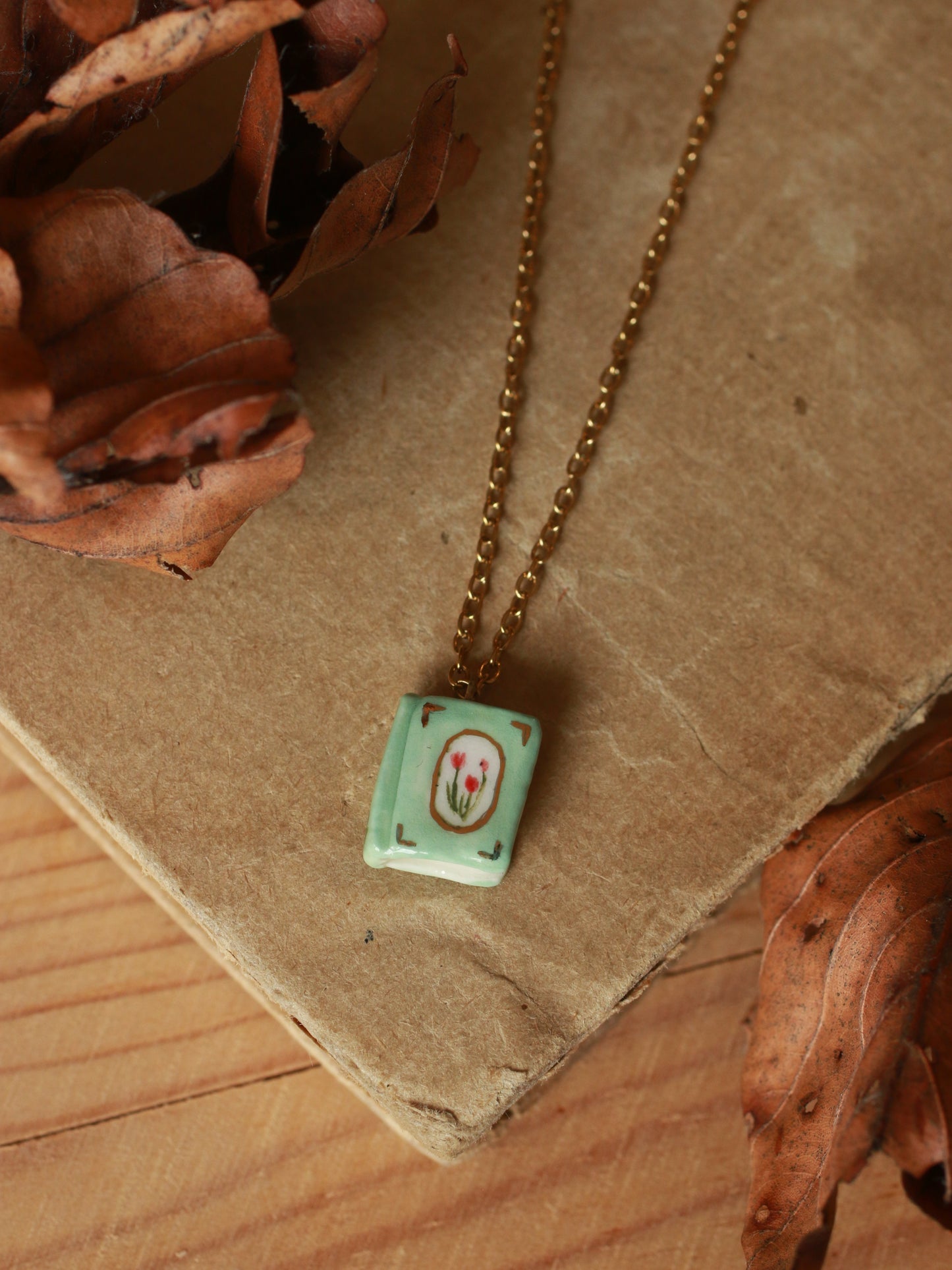 Flower book necklace - Light green book