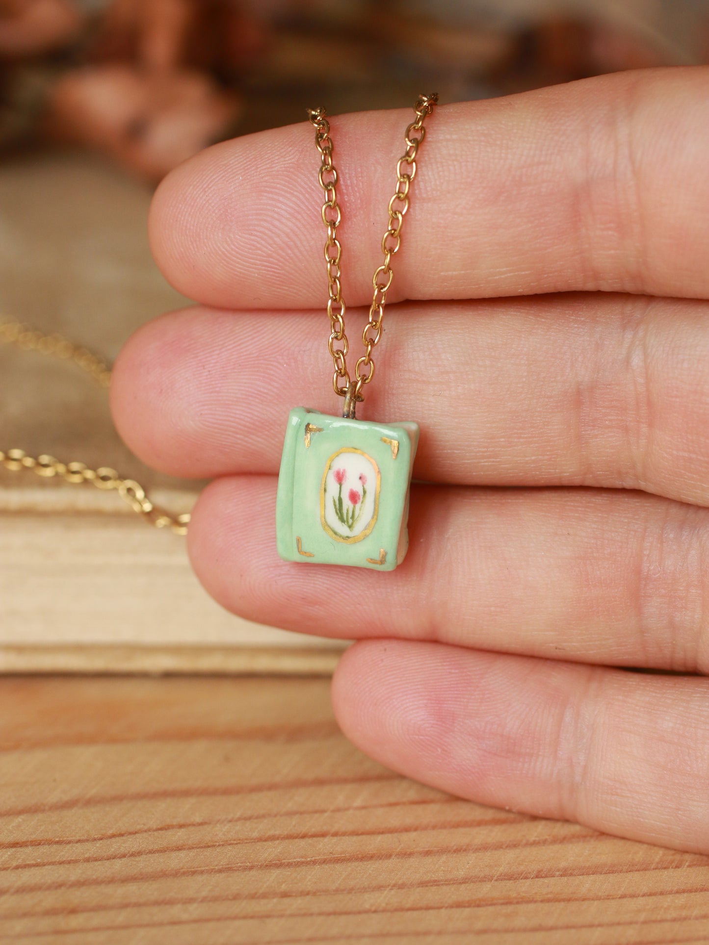Flower book necklace - Light green book