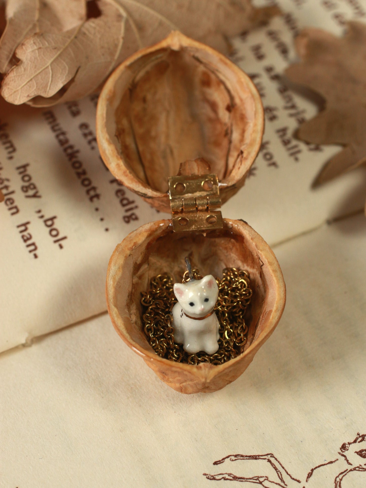Kitten necklace in a walnut box