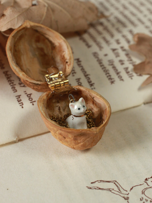 Kitten necklace in a walnut box