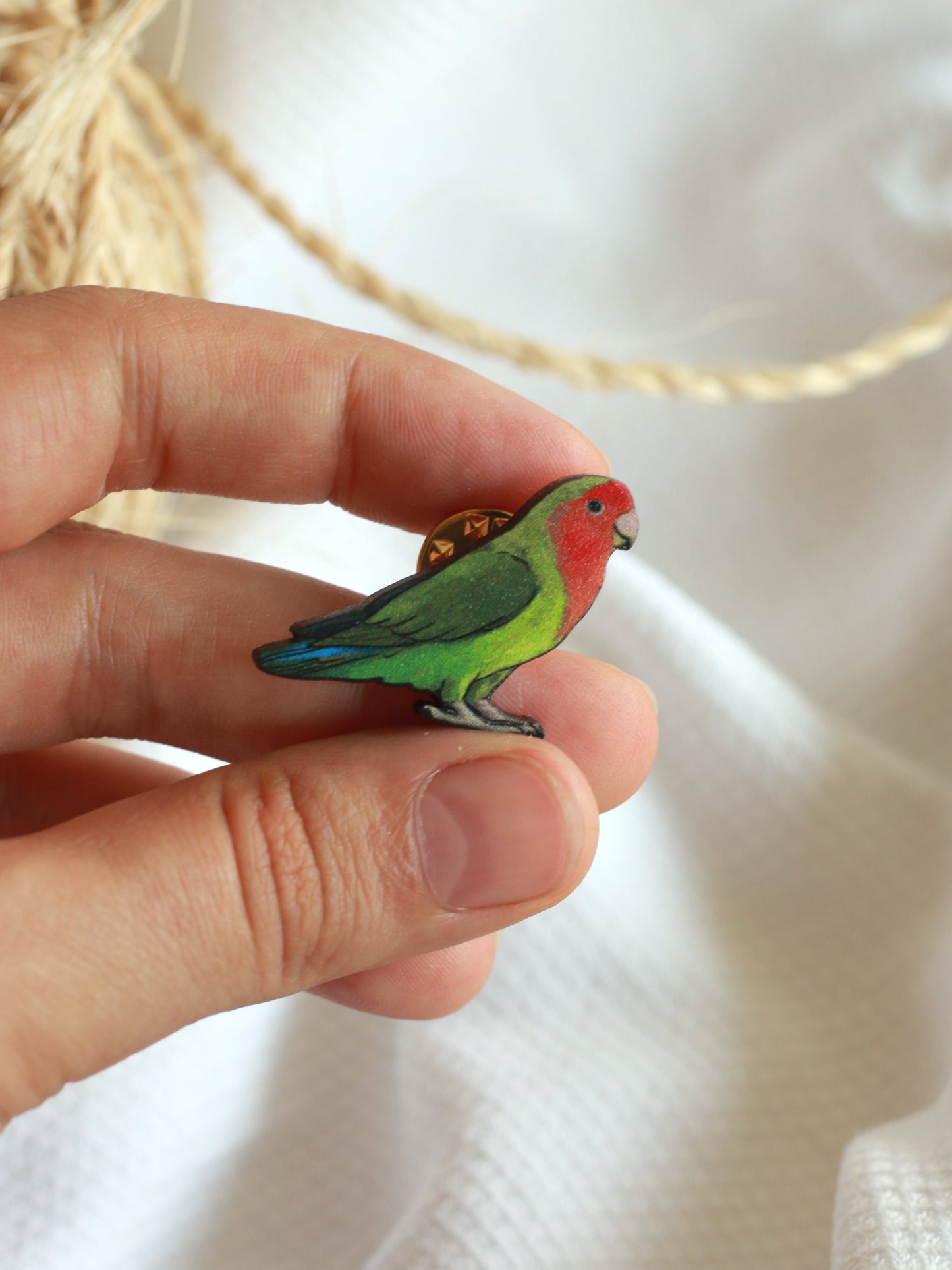 Rosy-faced lovebird pin - parrot brooch