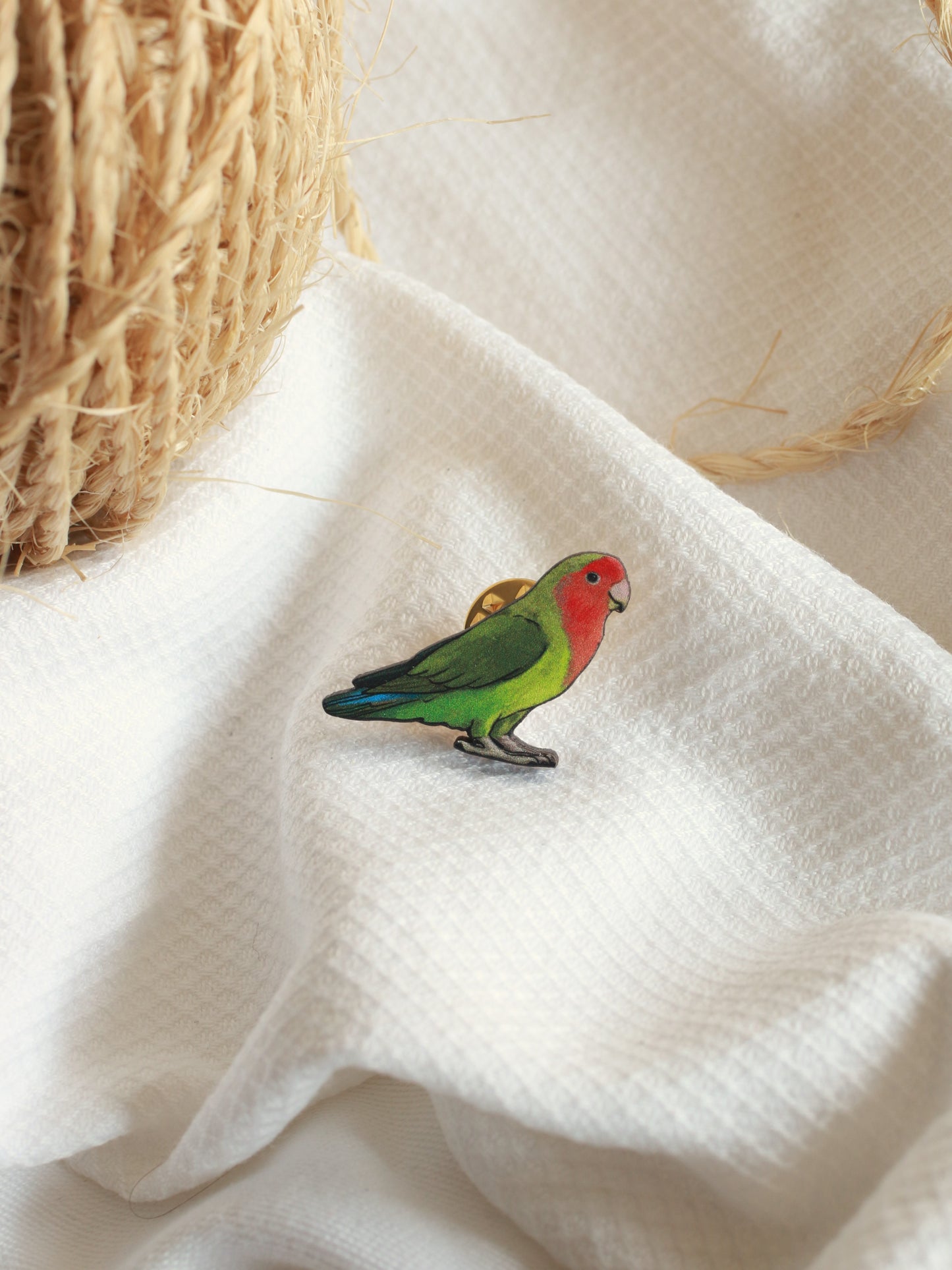 Rosy-faced lovebird pin - parrot brooch