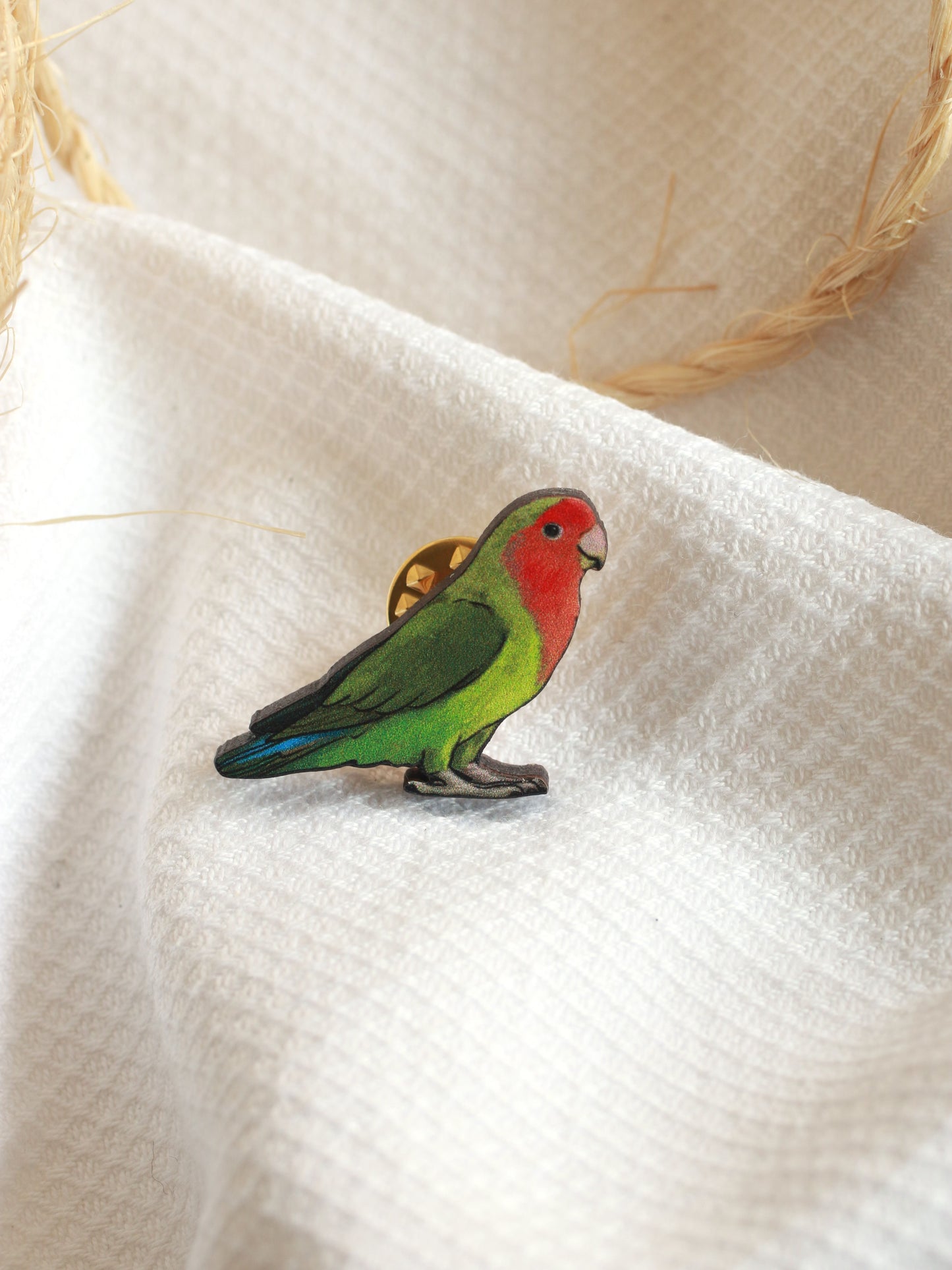 Rosy-faced lovebird pin - parrot brooch