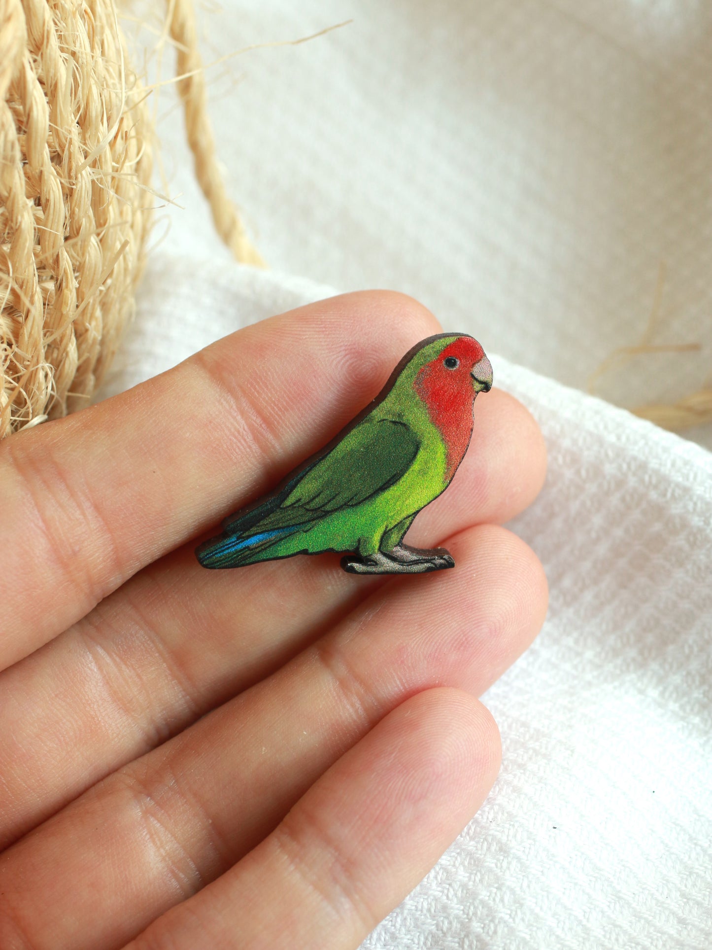 Rosy-faced lovebird pin - parrot brooch