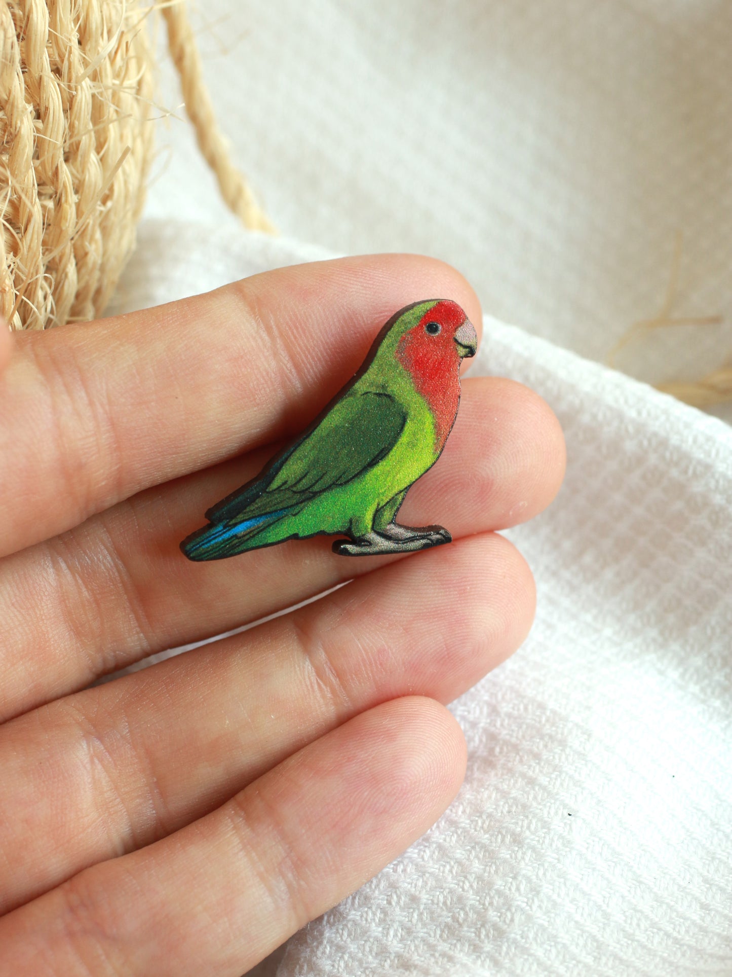 Rosy-faced lovebird pin - parrot brooch