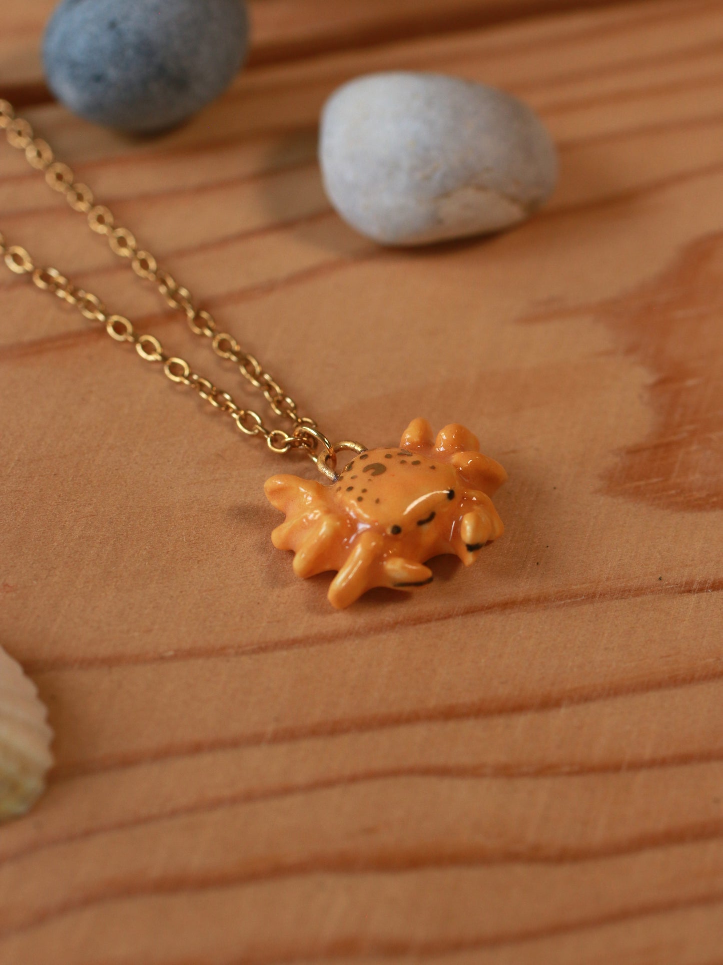 Happy crab necklace