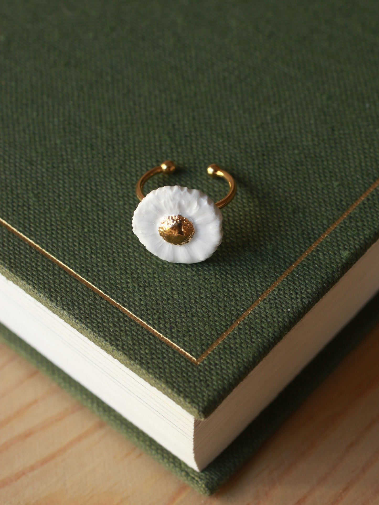 Daisy ring