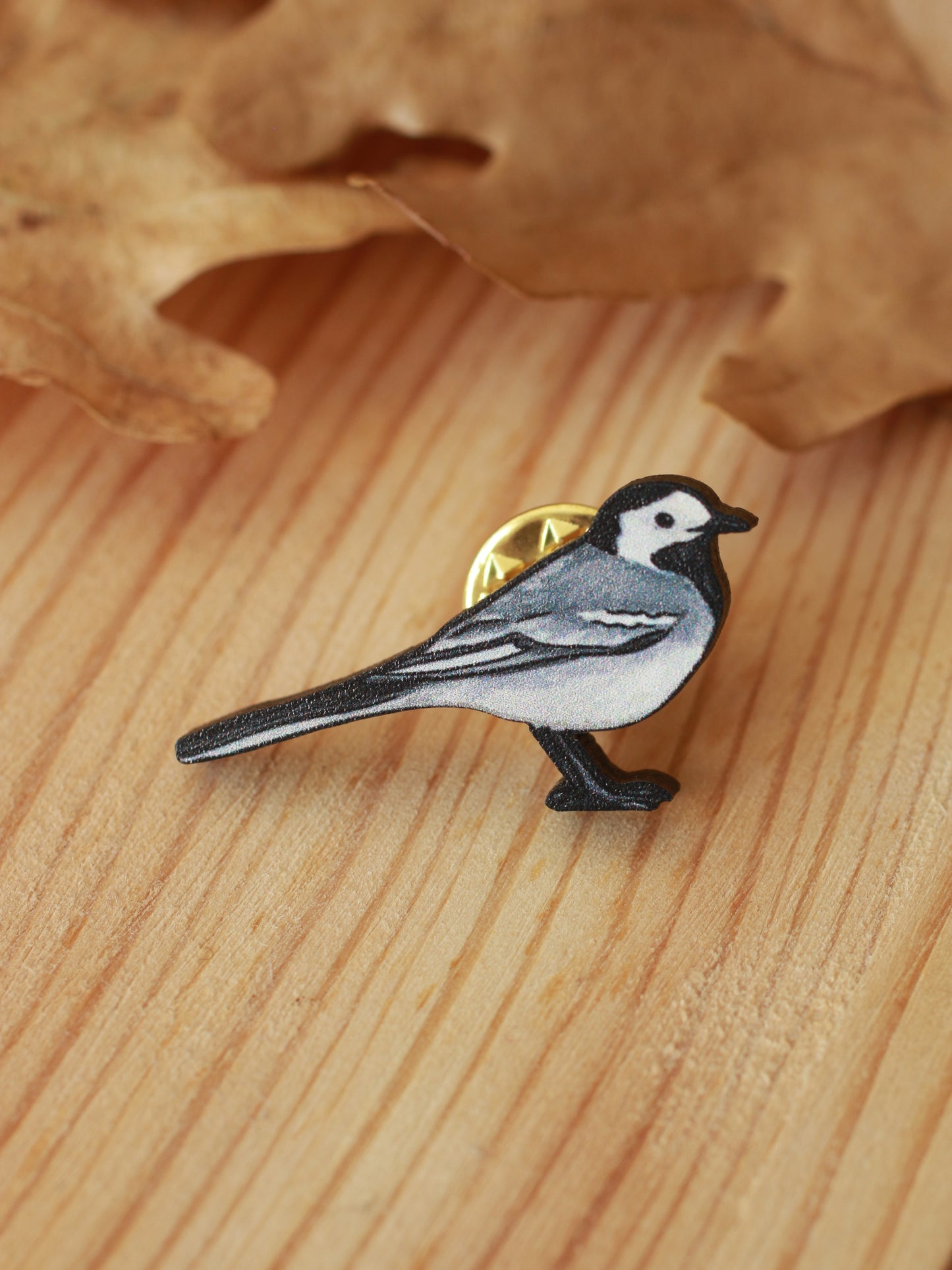 White wagtail pin