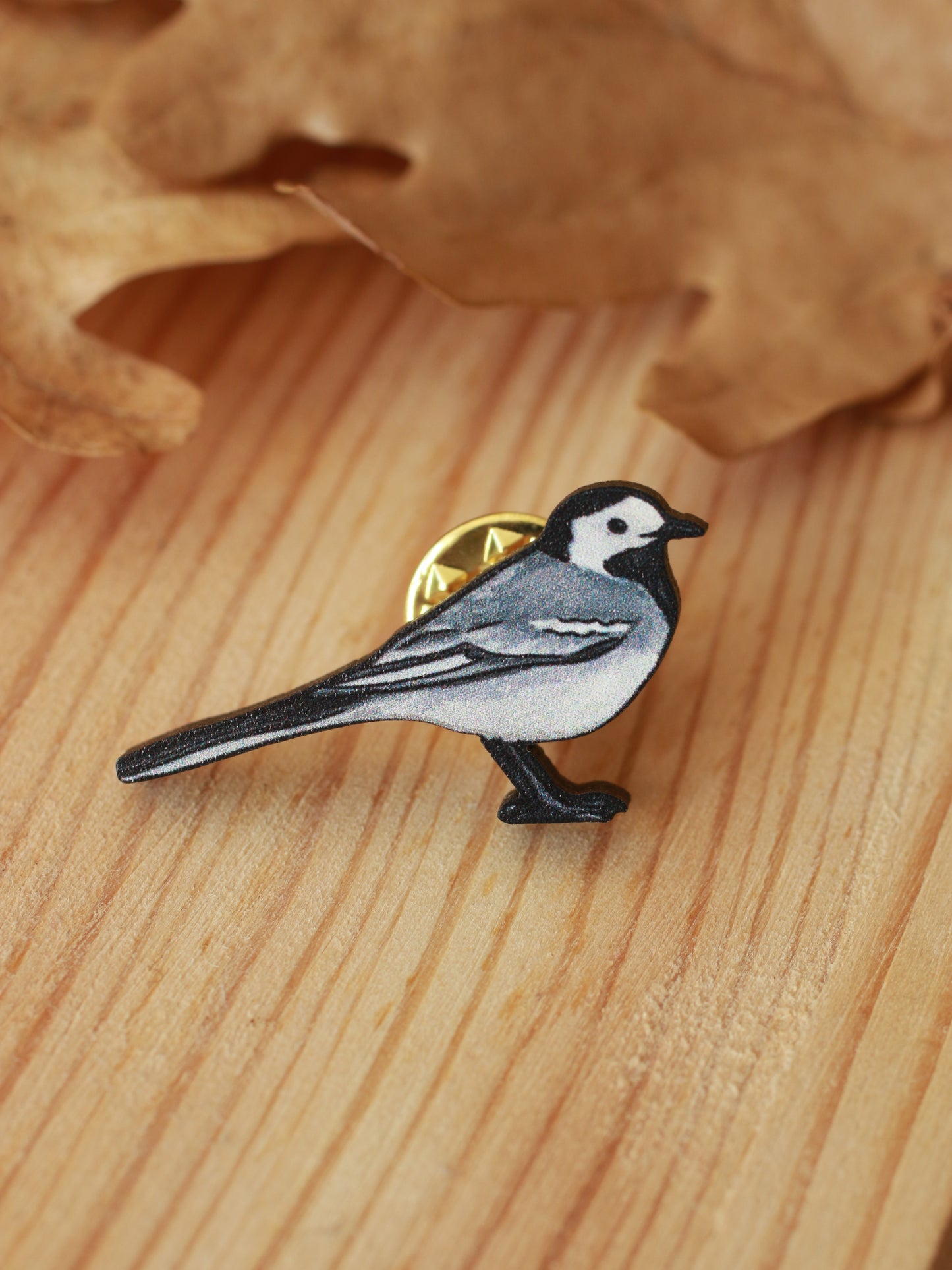 White wagtail pin