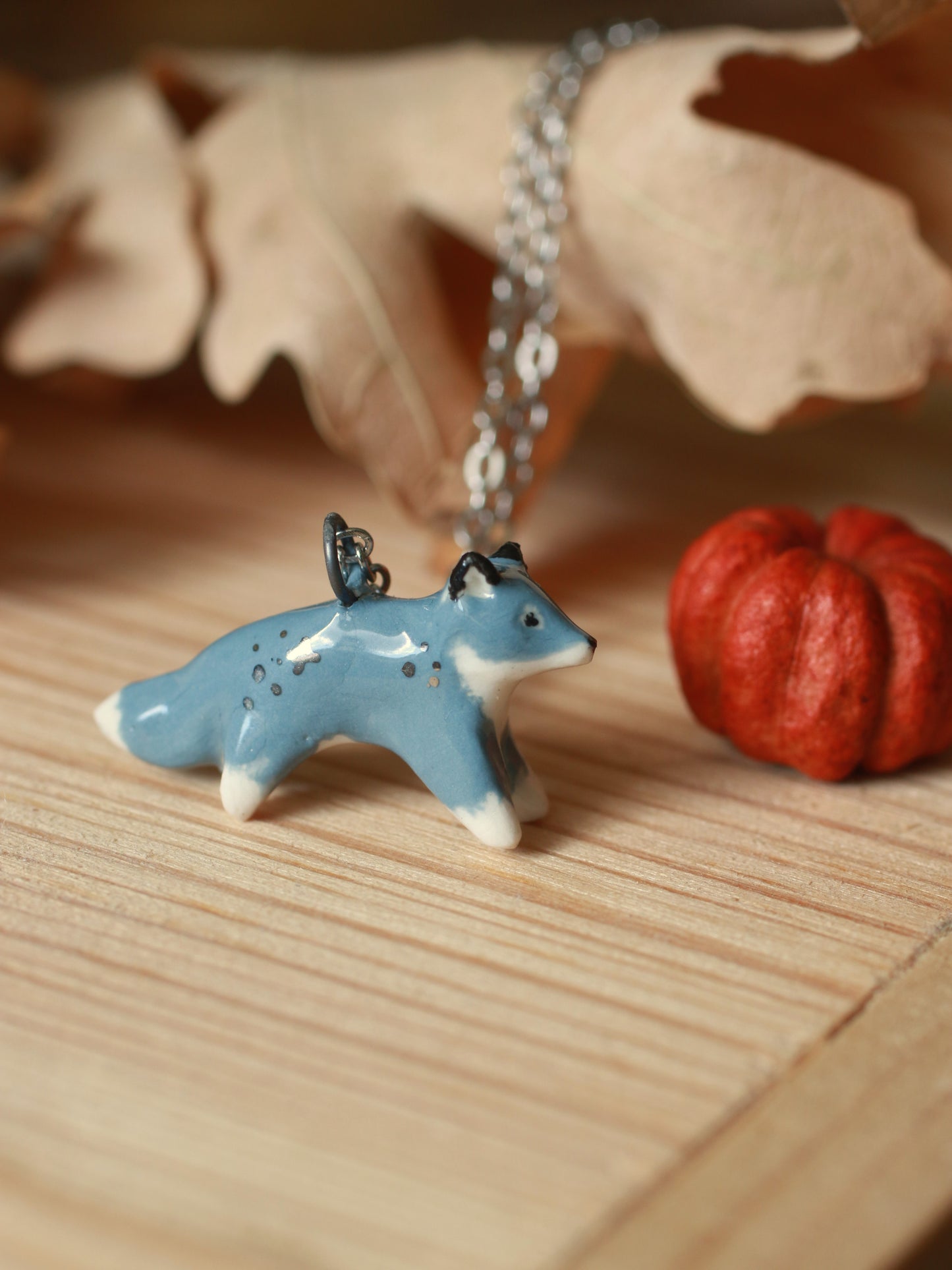 Starry Wolf necklace - silver details