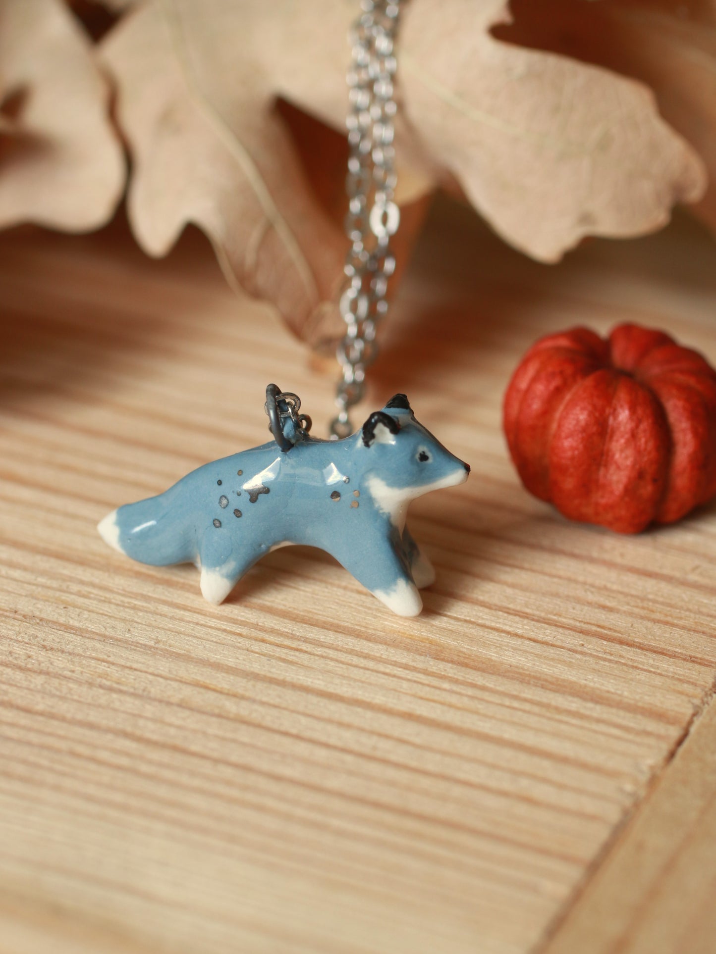 Starry Wolf necklace - silver details