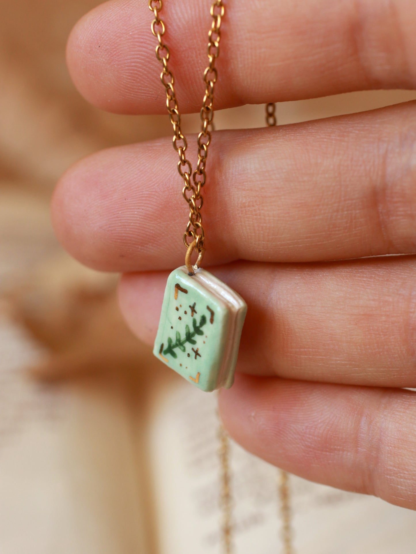 Flower book necklace - Light green book