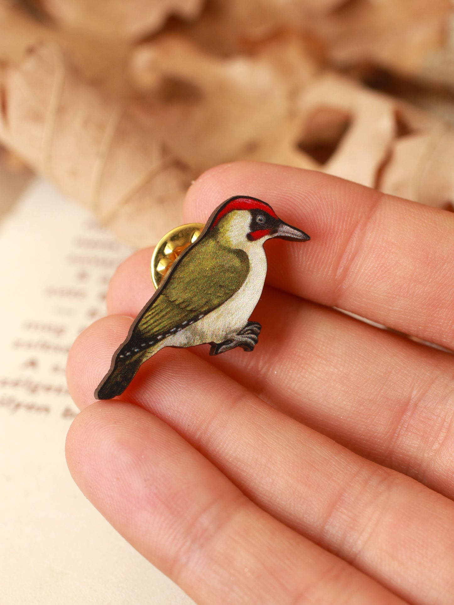 Green woodpecker pin