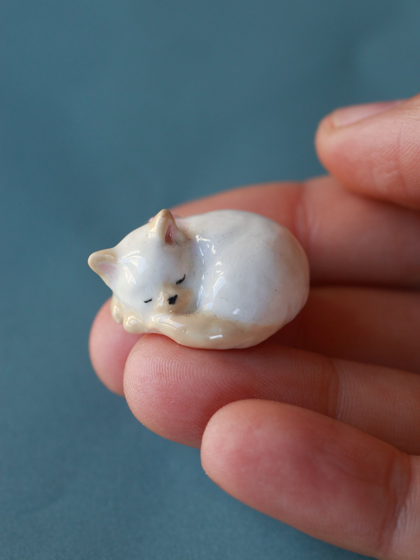 Cat figurine