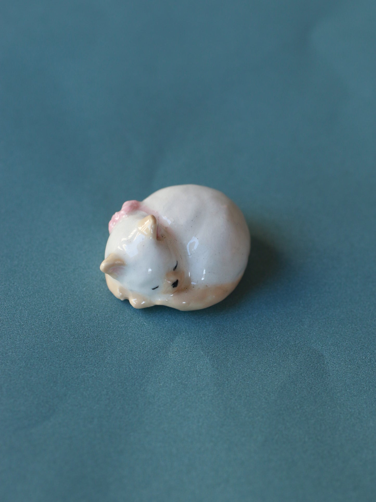 Cat figurine