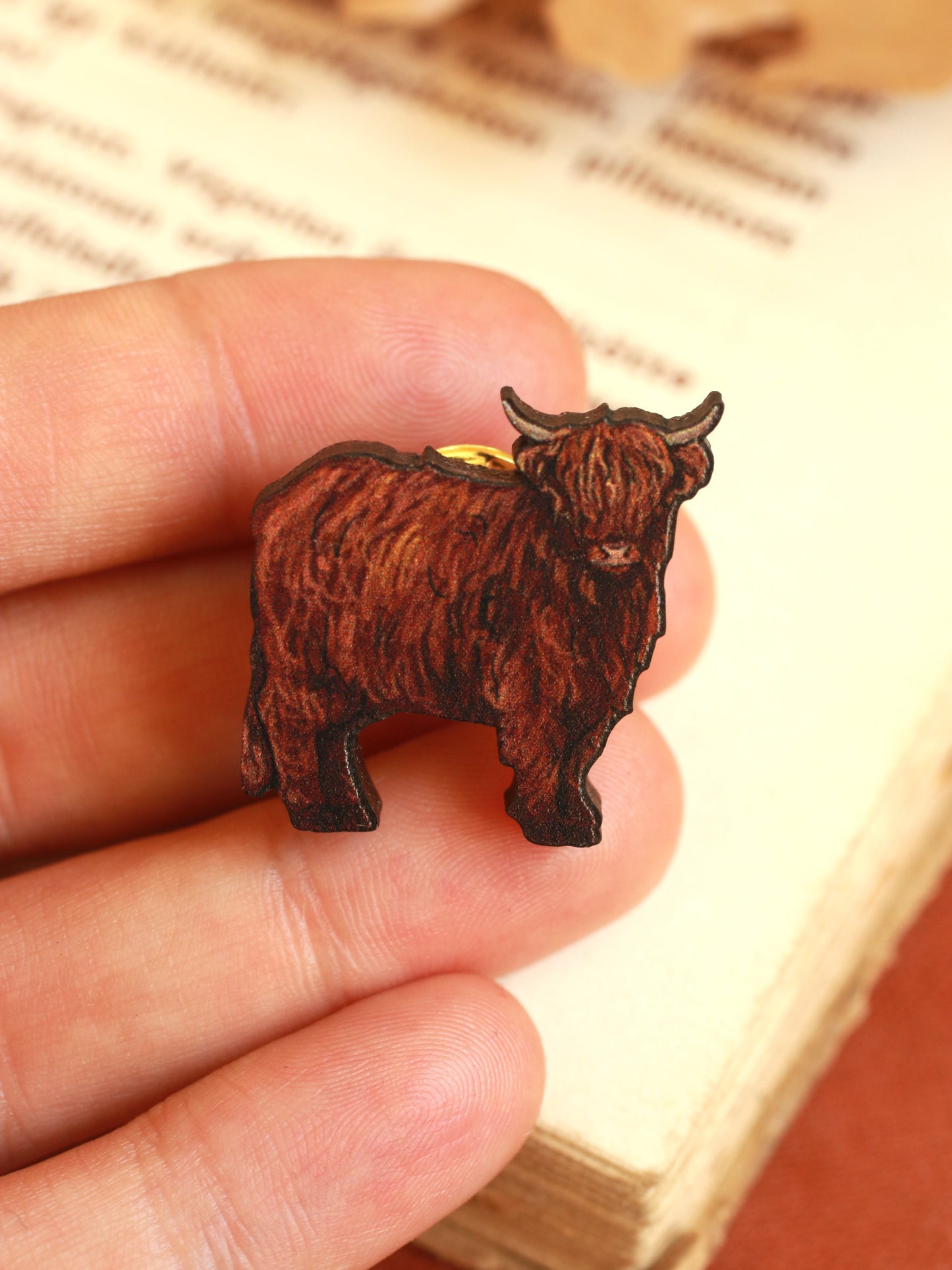 Highland cow pin - Wooden highland cow brooch