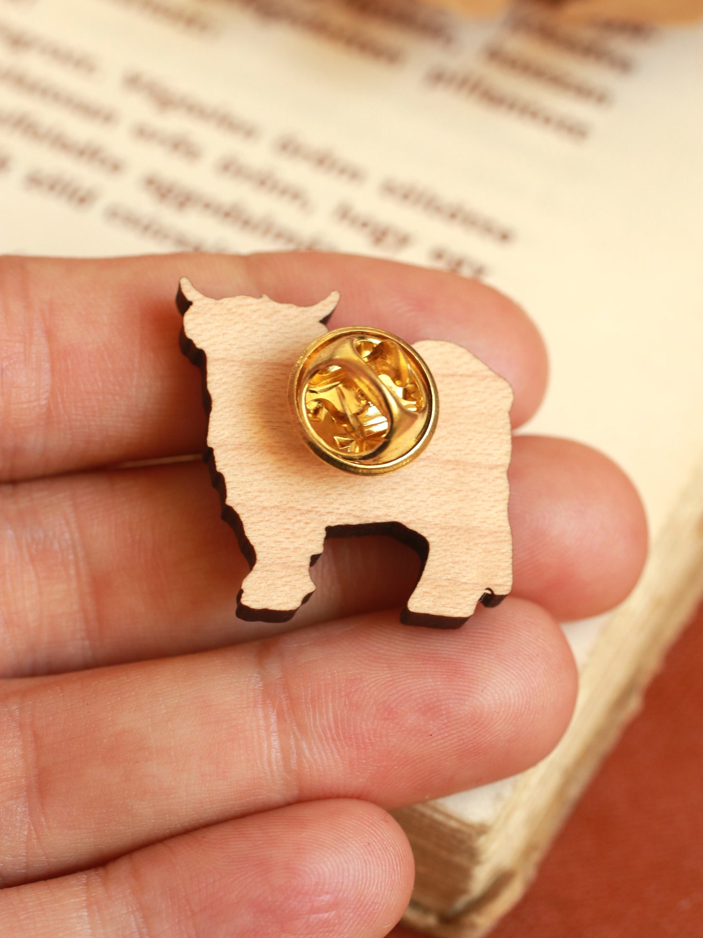 Highland cow pin - Wooden highland cow brooch