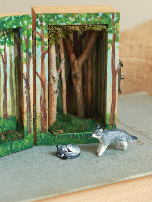 Wolf forest shadow box - Wolf family in a hand-painted open-able wooden box