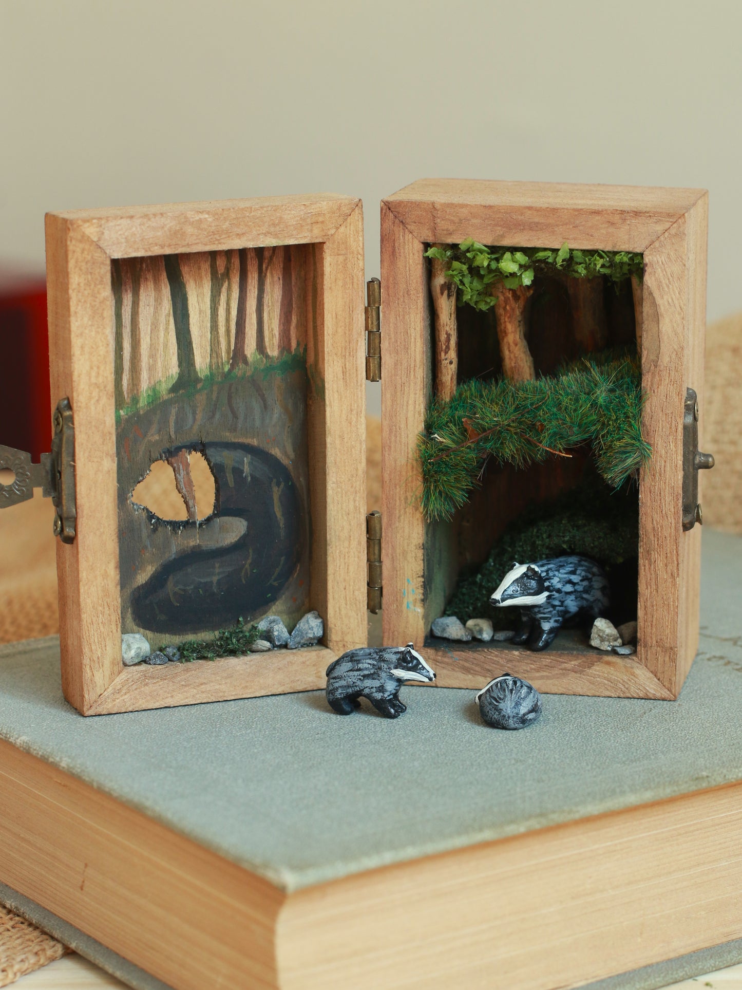 Badgers burrow shadow box - Badger family in a hand-painted open-able wooden box